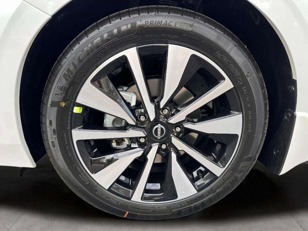 new 2025 Nissan Sentra car, priced at $24,527