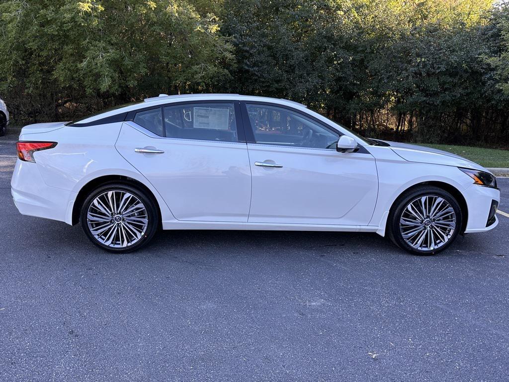 new 2025 Nissan Altima car, priced at $34,384