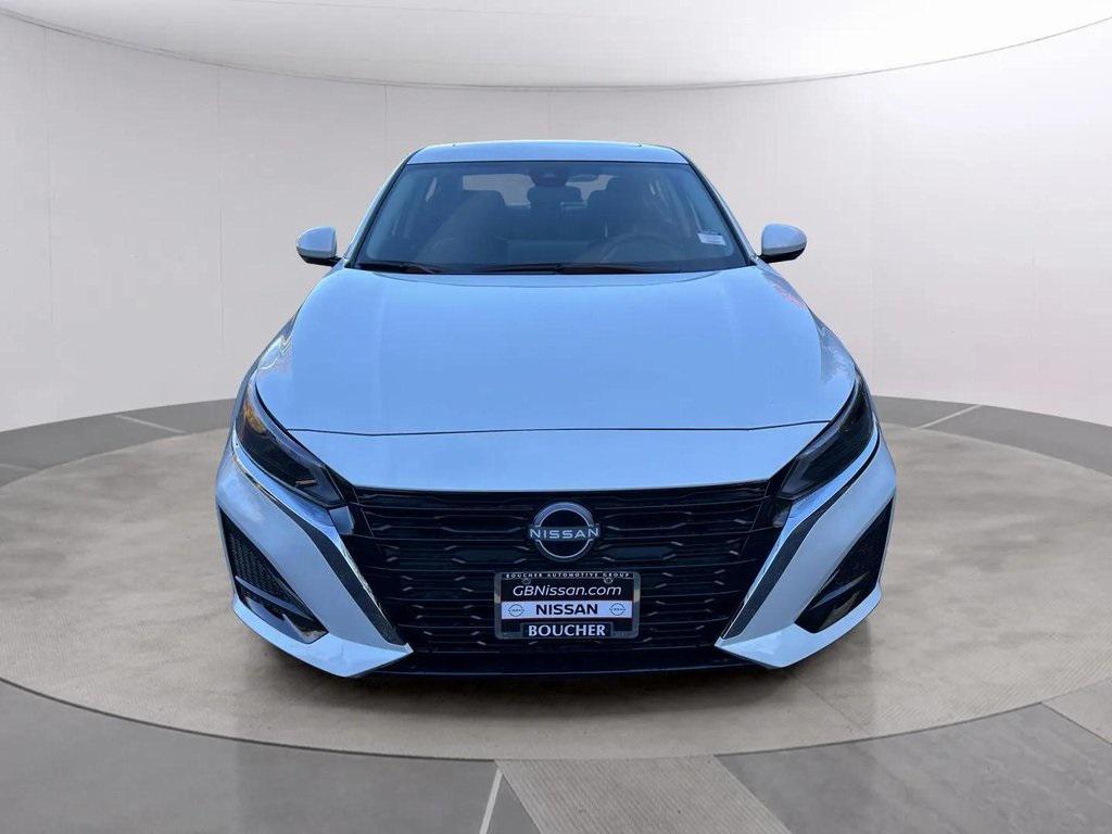 new 2025 Nissan Altima car, priced at $34,384