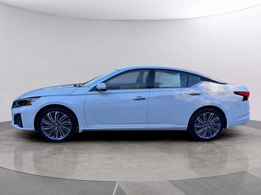 new 2025 Nissan Altima car, priced at $34,384