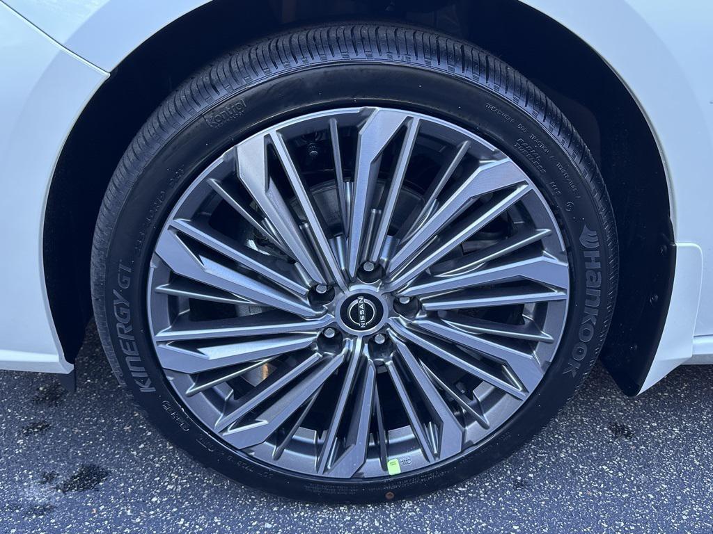 new 2025 Nissan Altima car, priced at $34,384
