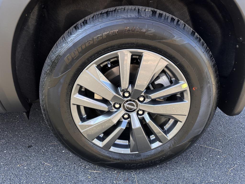 new 2025 Nissan Pathfinder car, priced at $31,832