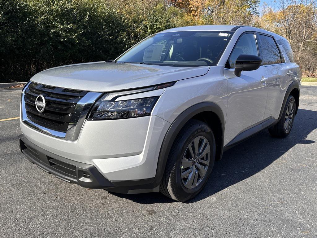 new 2025 Nissan Pathfinder car, priced at $31,832