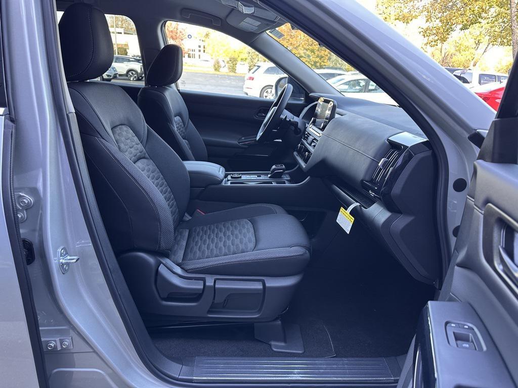 new 2025 Nissan Pathfinder car, priced at $31,832