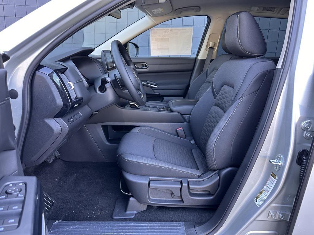 new 2025 Nissan Pathfinder car, priced at $31,832