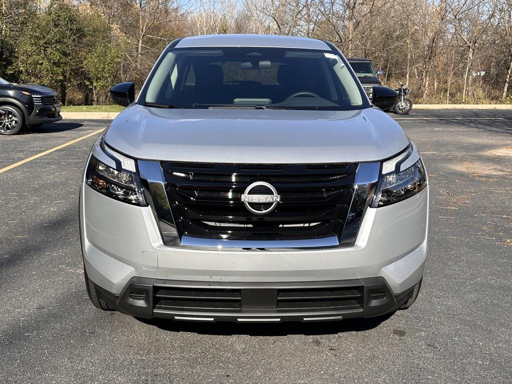 new 2025 Nissan Pathfinder car, priced at $31,832
