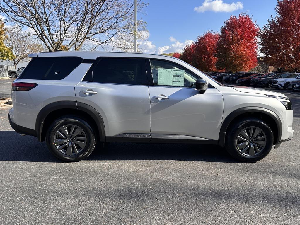 new 2025 Nissan Pathfinder car, priced at $31,832
