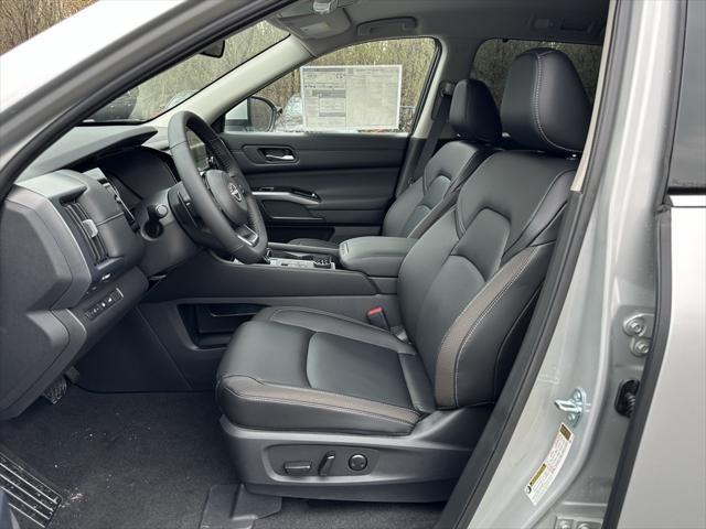 new 2025 Nissan Pathfinder car, priced at $44,014