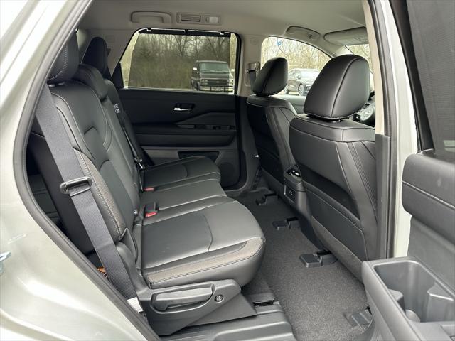 new 2025 Nissan Pathfinder car, priced at $44,014