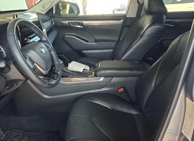 used 2022 Toyota Highlander Hybrid car, priced at $49,995