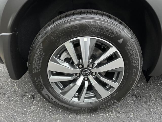 new 2025 Nissan Pathfinder car, priced at $43,575