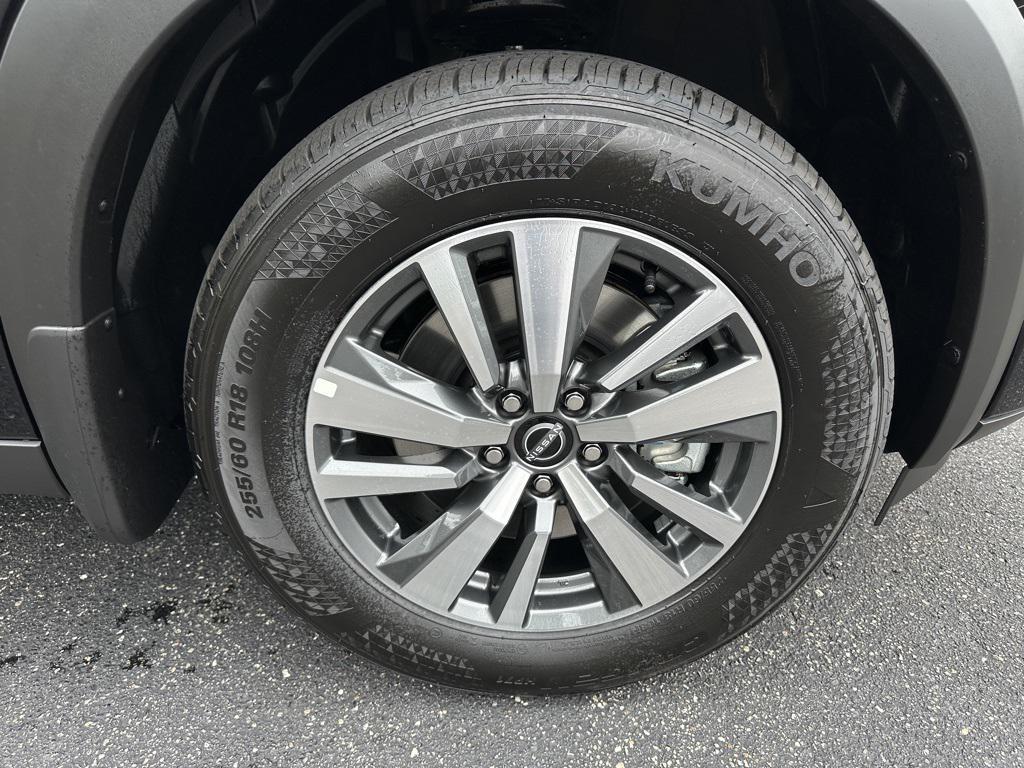 new 2025 Nissan Pathfinder car, priced at $37,292