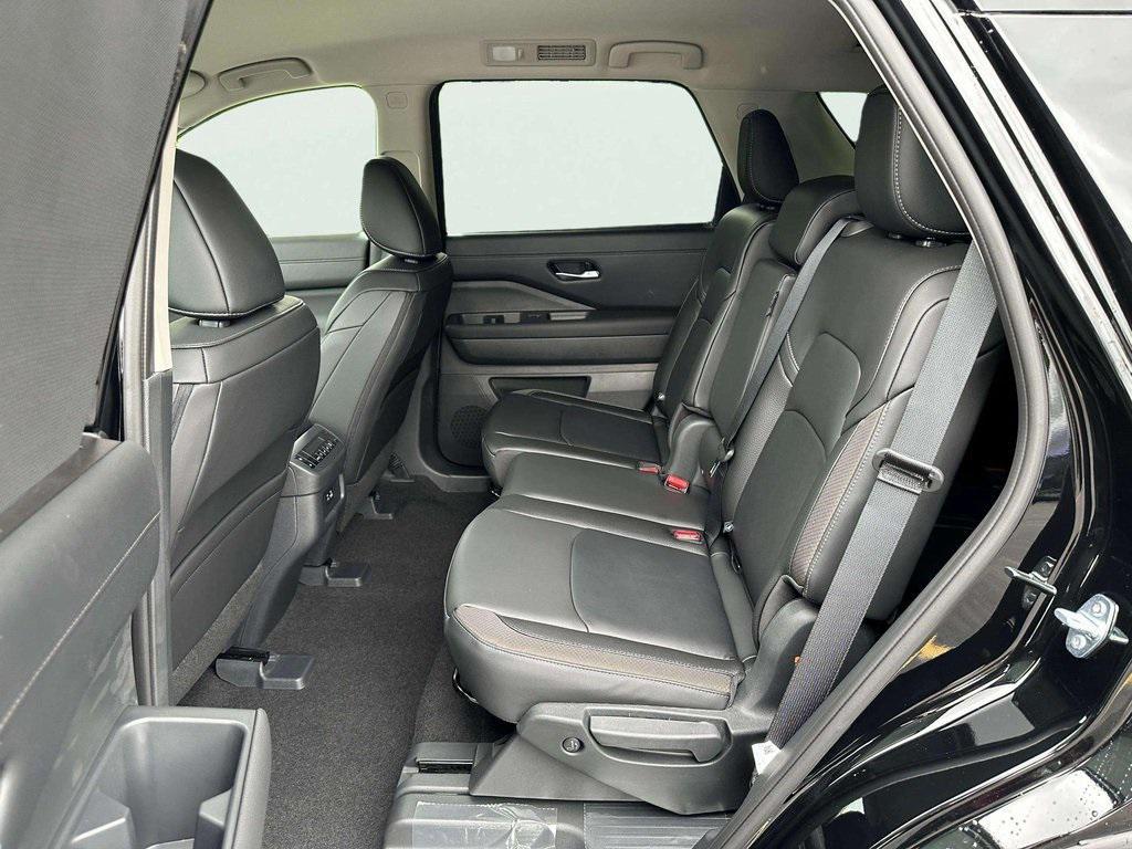 new 2025 Nissan Pathfinder car, priced at $37,292