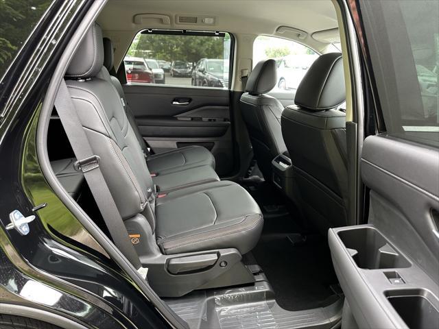 new 2025 Nissan Pathfinder car, priced at $43,575