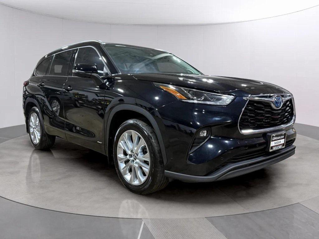 used 2022 Toyota Highlander Hybrid car, priced at $45,995