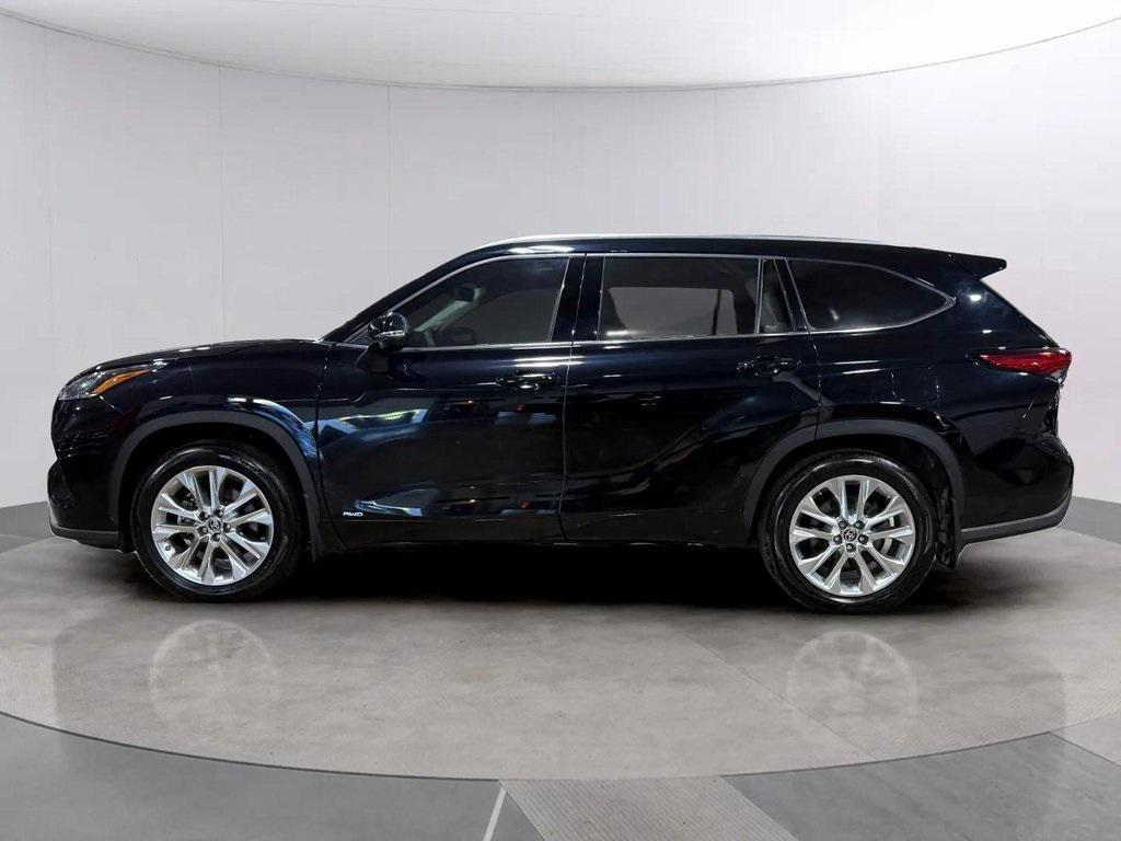 used 2022 Toyota Highlander Hybrid car, priced at $45,995