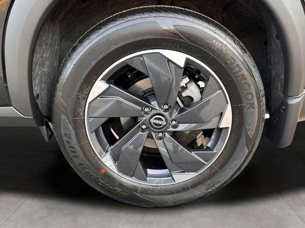 new 2026 Nissan Rogue car, priced at $33,052