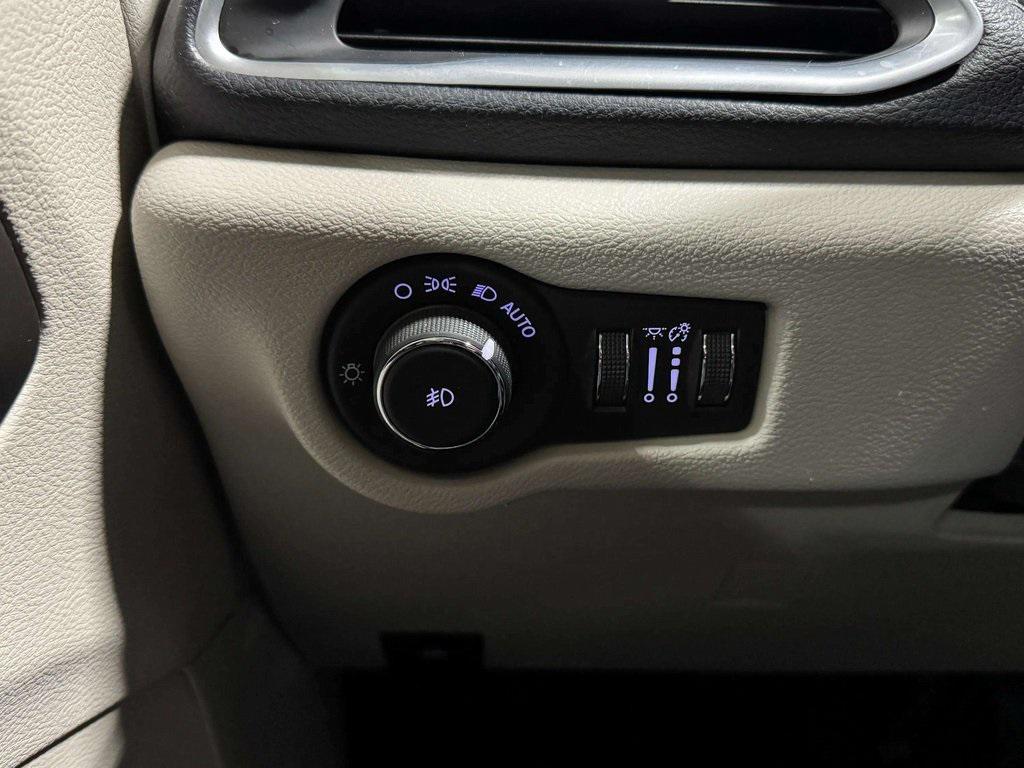 used 2017 Chrysler Pacifica car, priced at $14,995