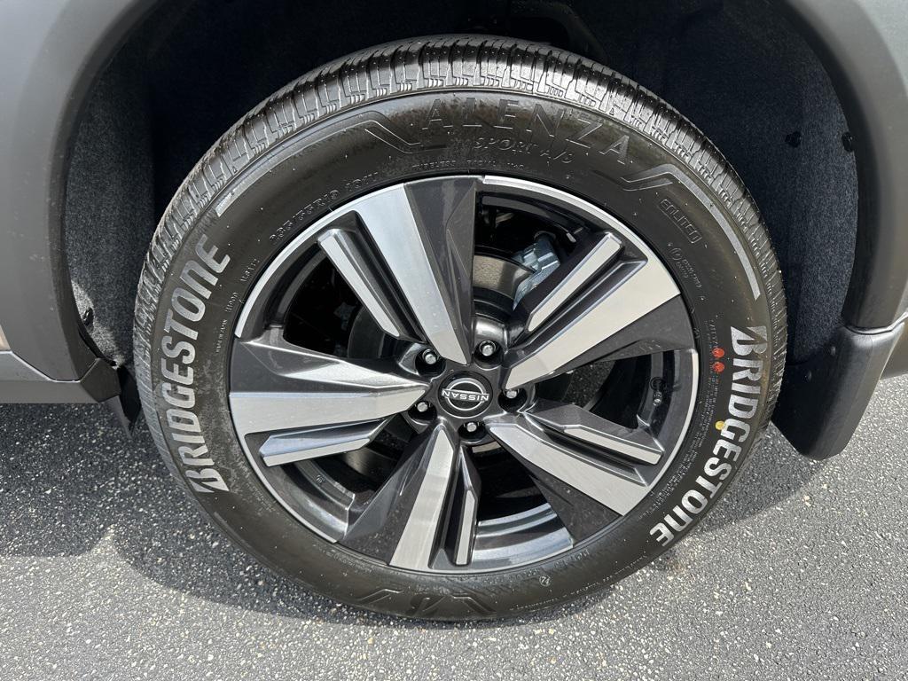 new 2025 Nissan Rogue car, priced at $40,059