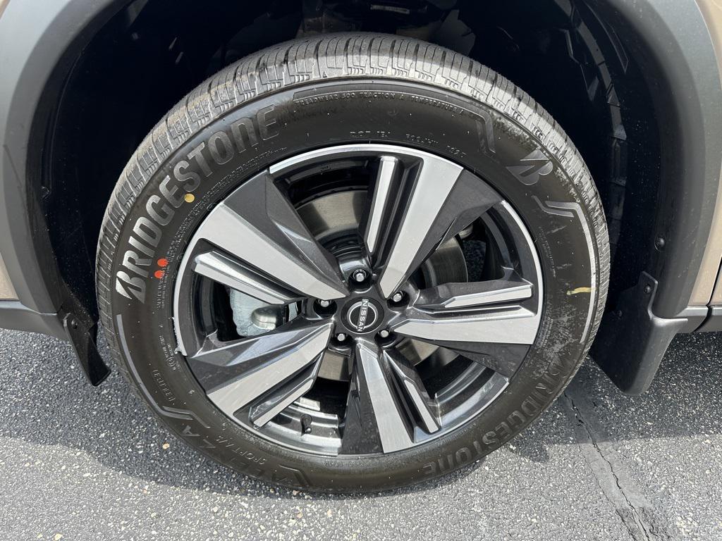 new 2025 Nissan Rogue car, priced at $40,059