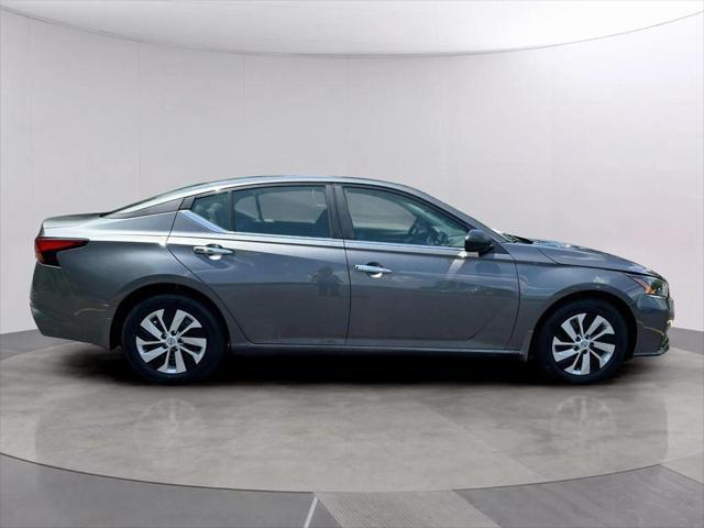new 2025 Nissan Altima car, priced at $27,014