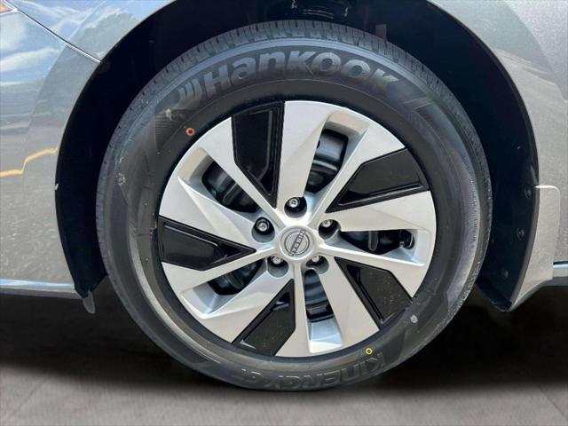 new 2025 Nissan Altima car, priced at $27,014