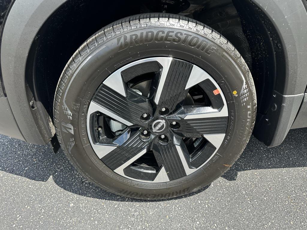 new 2025 Nissan Kicks car, priced at $27,784