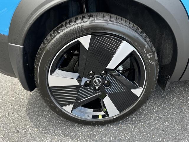new 2025 Nissan Kicks car, priced at $31,947