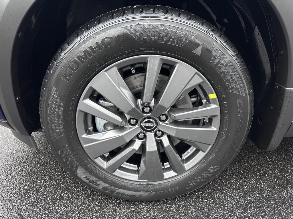 new 2025 Nissan Pathfinder car, priced at $35,381