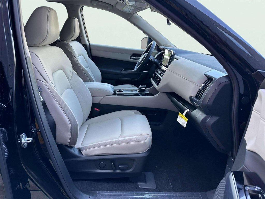 new 2025 Nissan Pathfinder car, priced at $40,896
