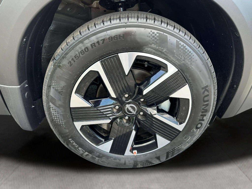 new 2025 Nissan Kicks car, priced at $27,716