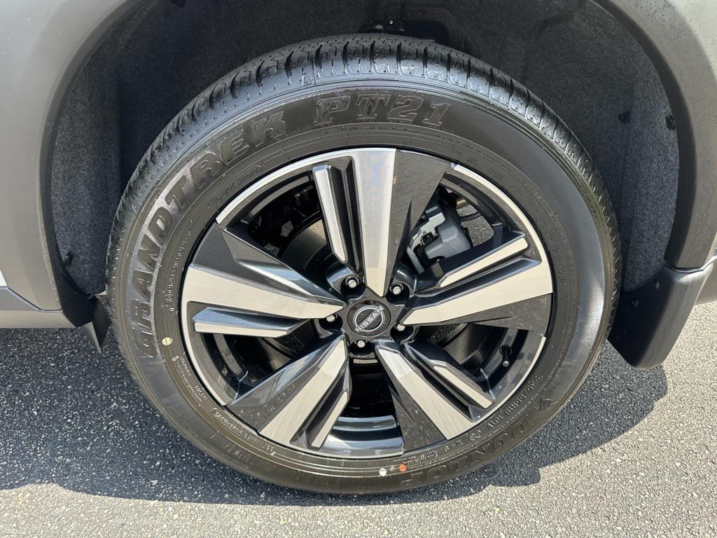 new 2025 Nissan Rogue car, priced at $40,059