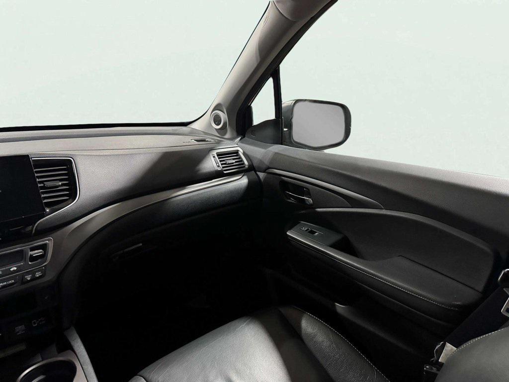 used 2022 Honda Pilot car, priced at $31,995