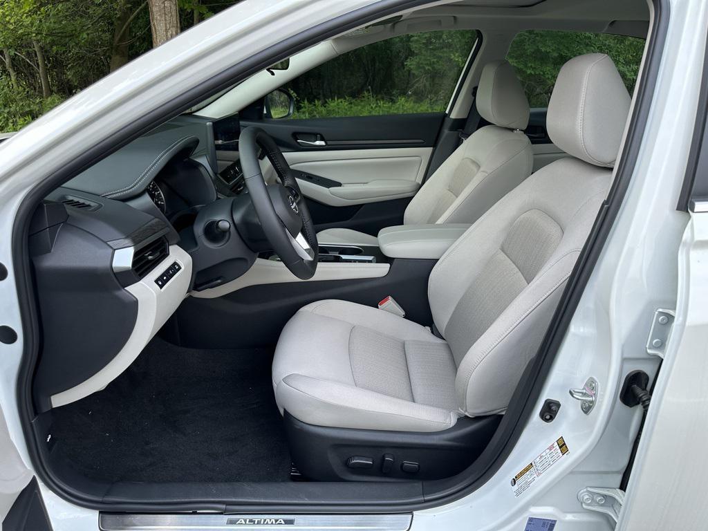 new 2025 Nissan Altima car, priced at $31,108
