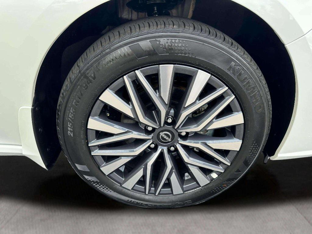 new 2025 Nissan Altima car, priced at $31,108