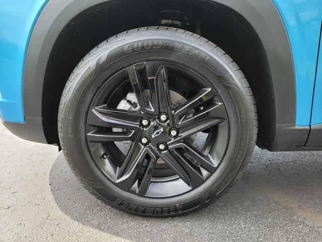 new 2025 Chevrolet Trax car, priced at $28,075