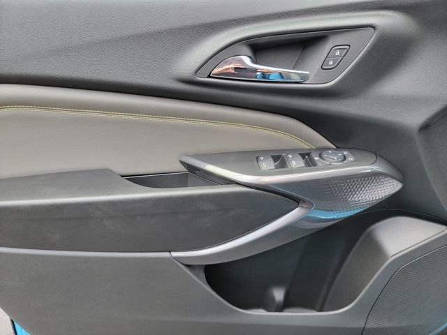 new 2025 Chevrolet Trax car, priced at $26,807