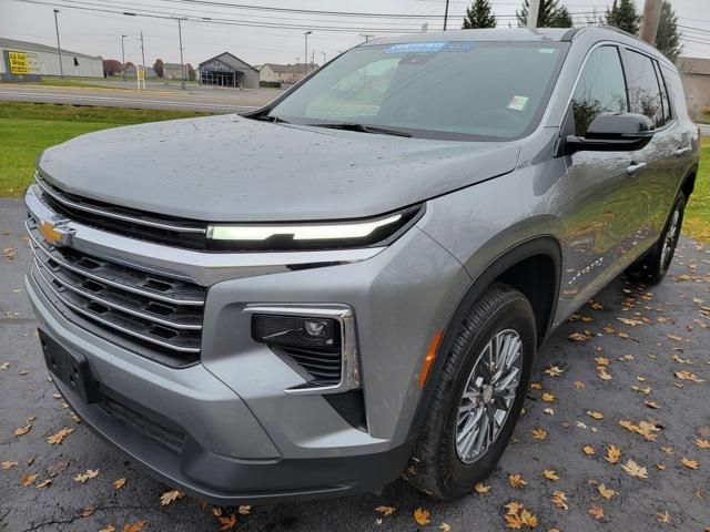 used 2025 Chevrolet Traverse car, priced at $35,874