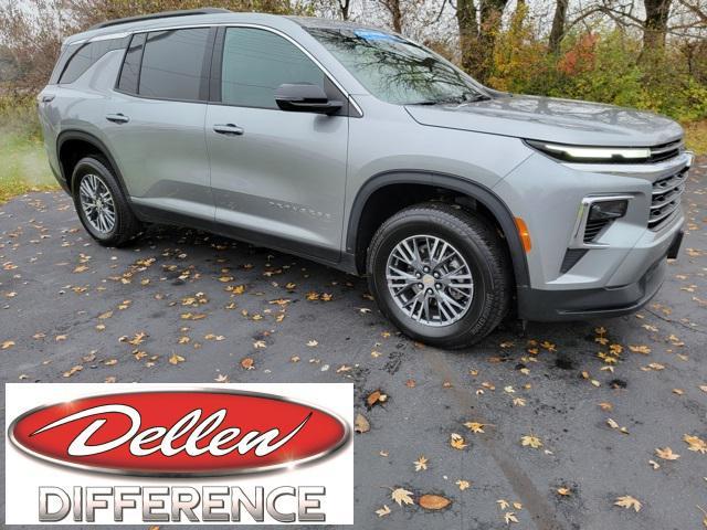 used 2025 Chevrolet Traverse car, priced at $35,874