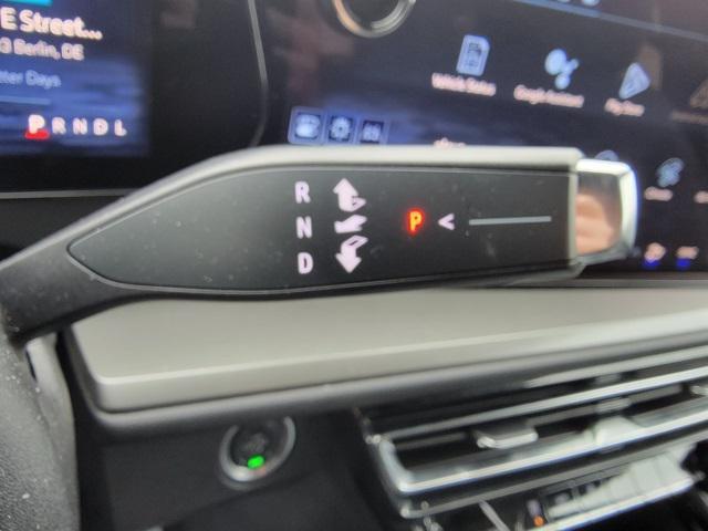 used 2025 Chevrolet Traverse car, priced at $35,874