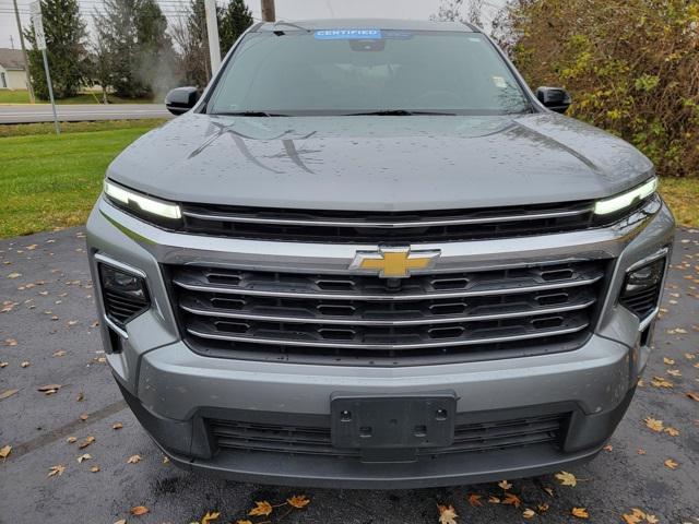 used 2025 Chevrolet Traverse car, priced at $35,874