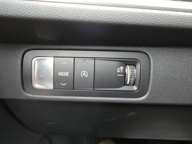 used 2025 Chevrolet Traverse car, priced at $35,874