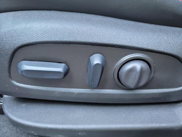 used 2023 Chevrolet Equinox car, priced at $25,415