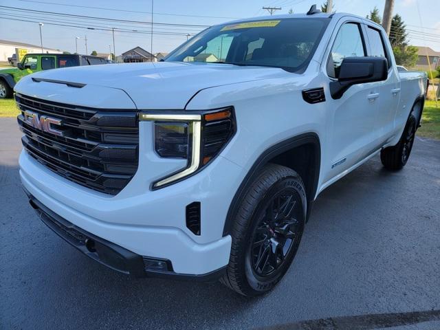 new 2025 GMC Sierra 1500 car, priced at $42,495