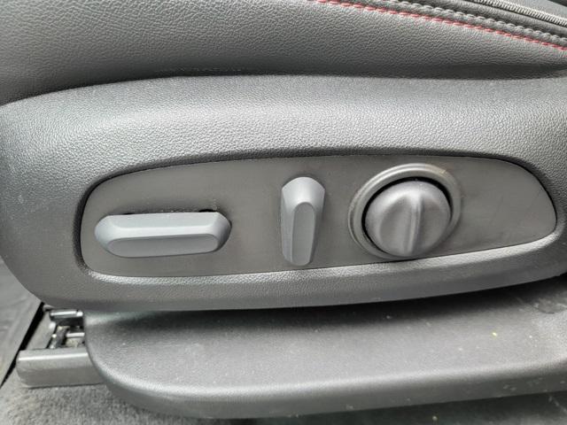 used 2023 Chevrolet Traverse car, priced at $32,925