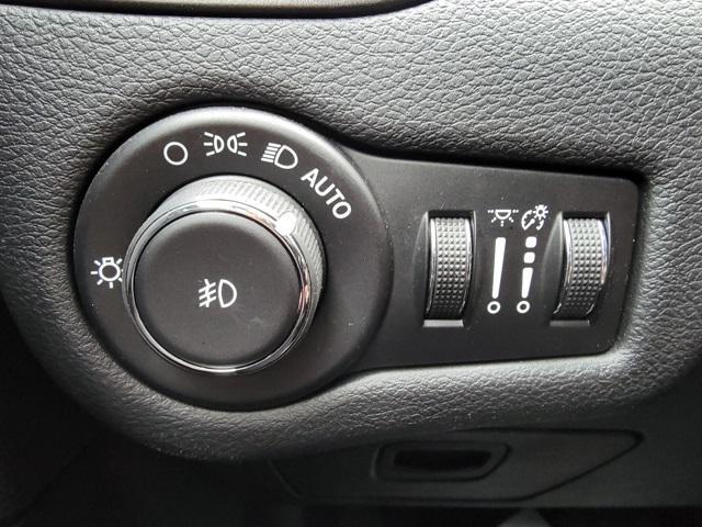 used 2020 Jeep Cherokee car, priced at $22,959