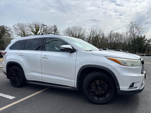 used 2015 Toyota Highlander car, priced at $15,937