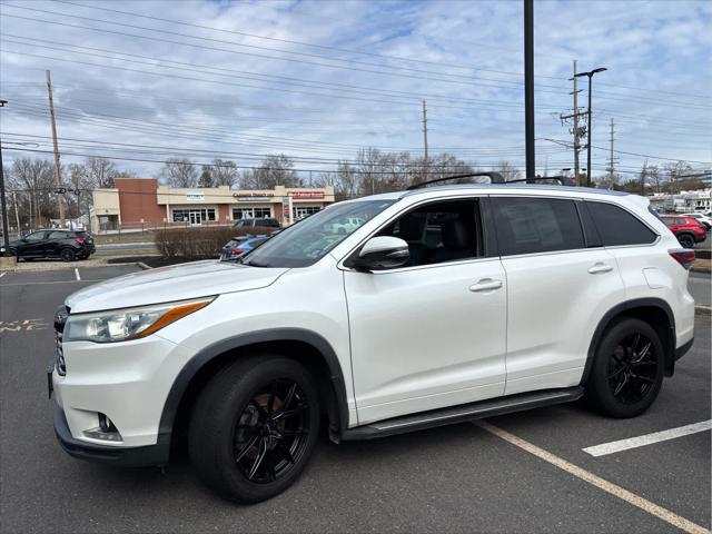 used 2015 Toyota Highlander car, priced at $15,937