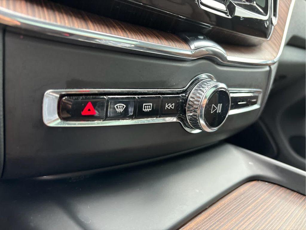 used 2022 Volvo XC60 car, priced at $31,937
