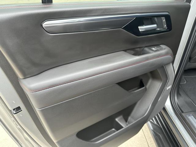 new 2025 Chevrolet Suburban car, priced at $79,325